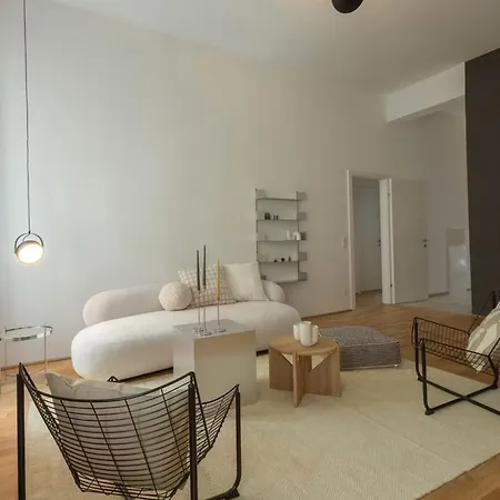 Charmantes Im Herzen Von 2br Apartment