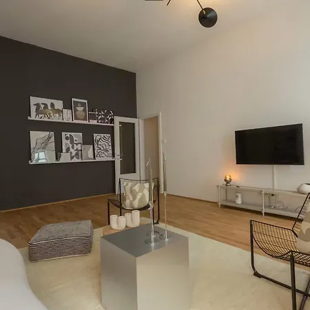 Charmantes Im Herzen Von 2br Apartment